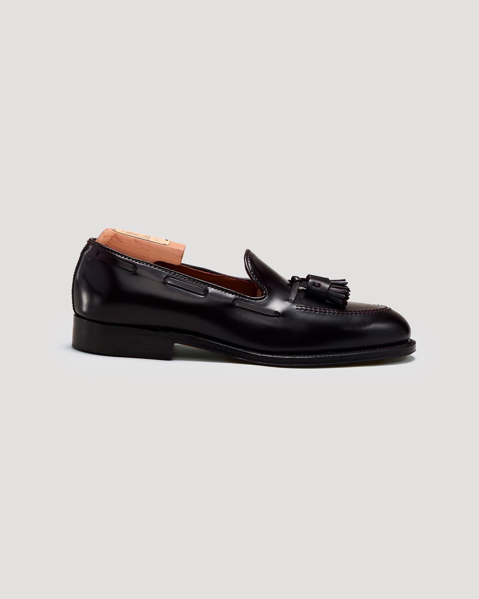 563 Tassel Moccasin Loafer in Color 8 Shell Cordovan, Aberdeen Last