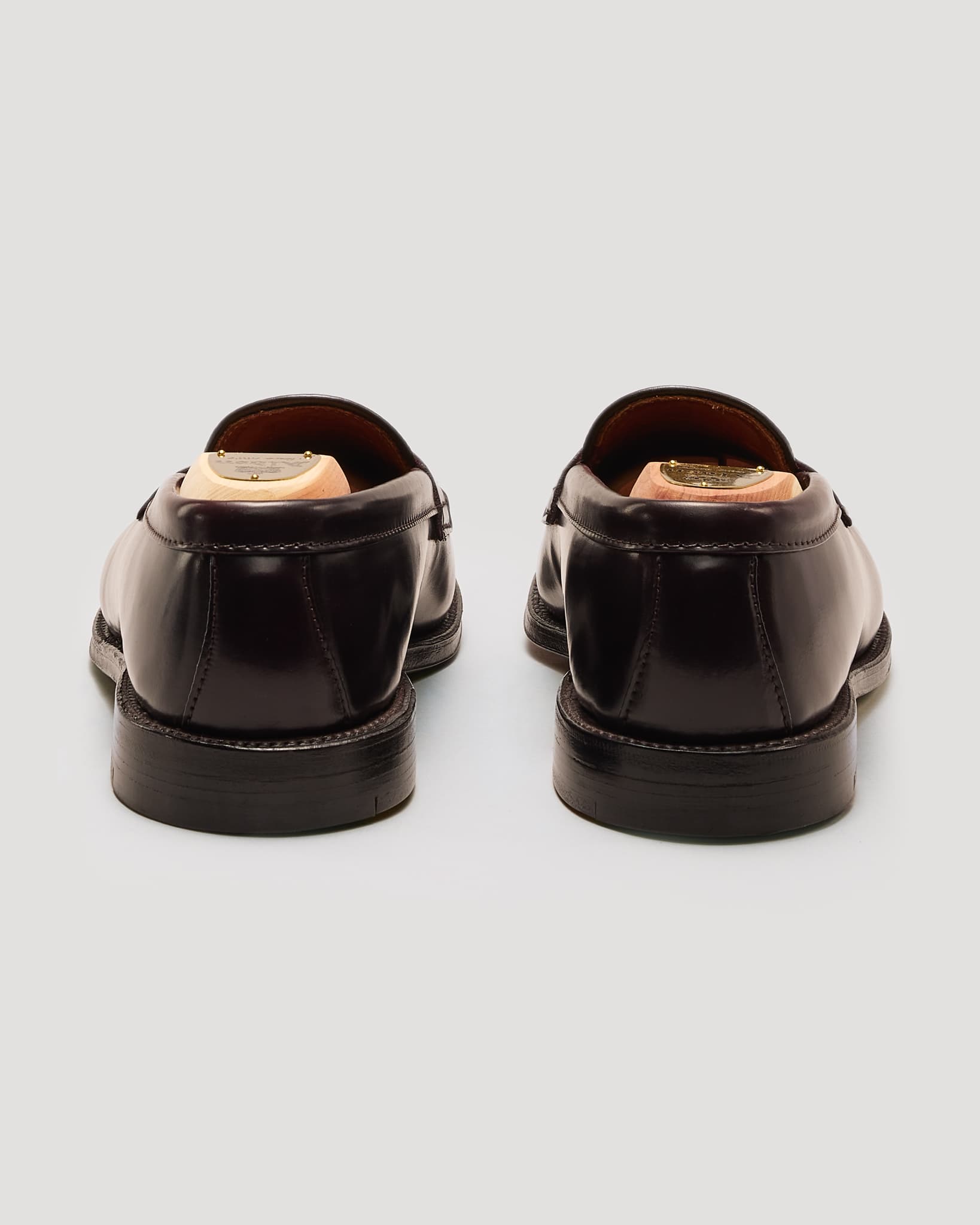 986 Leisure Handsewn Loafer in Color 8 Shell Cordovan, Van Last