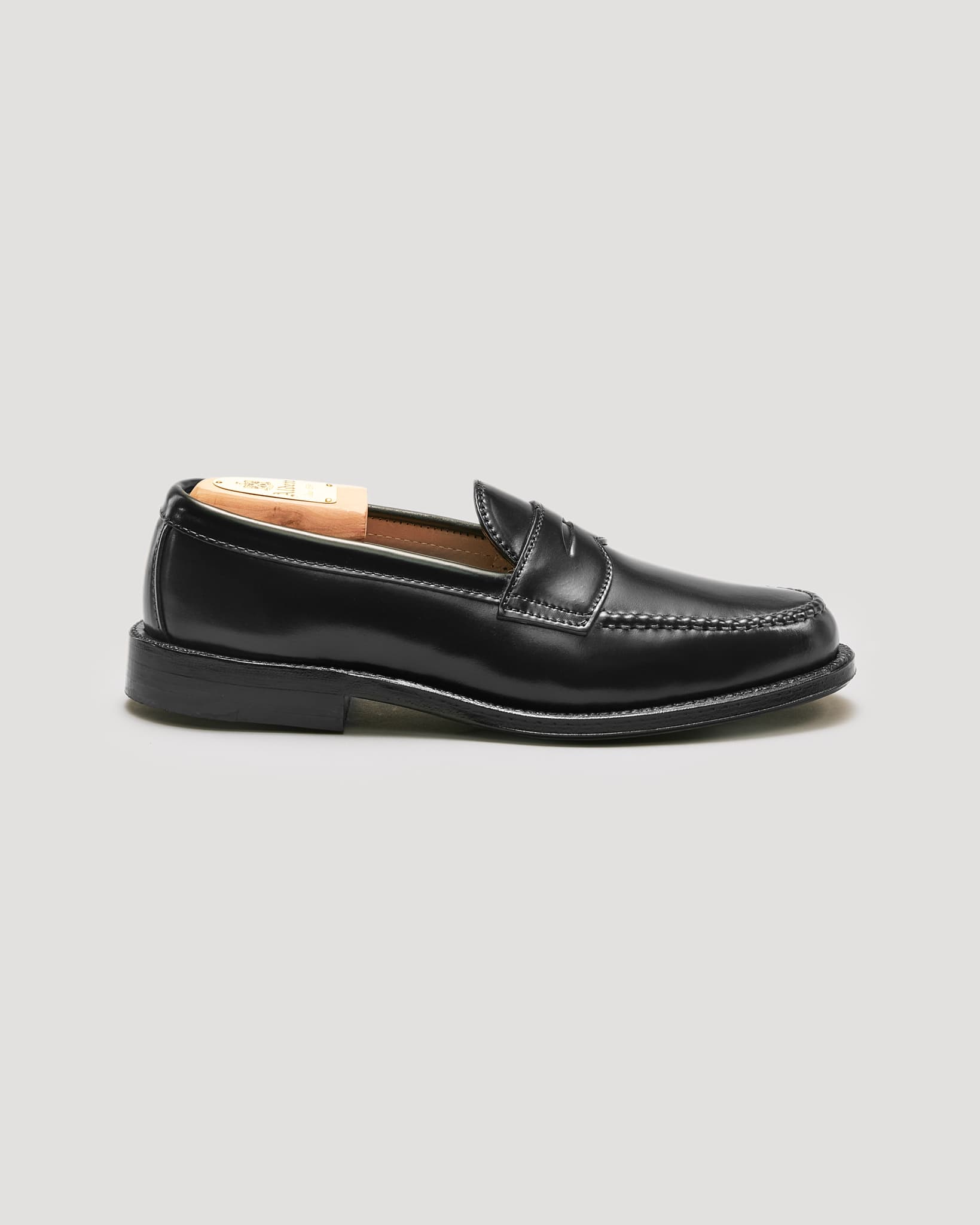 987 Leisure Handsewn Loafer in Black Shell Cordovan, Van Last