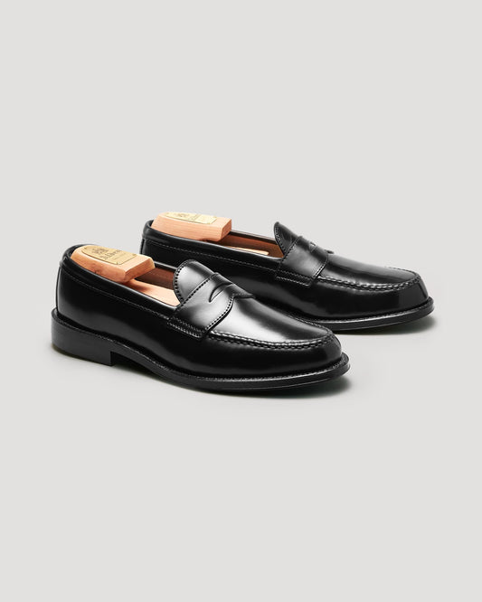 987 Leisure Handsewn Loafer in Black Shell Cordovan, Van Last