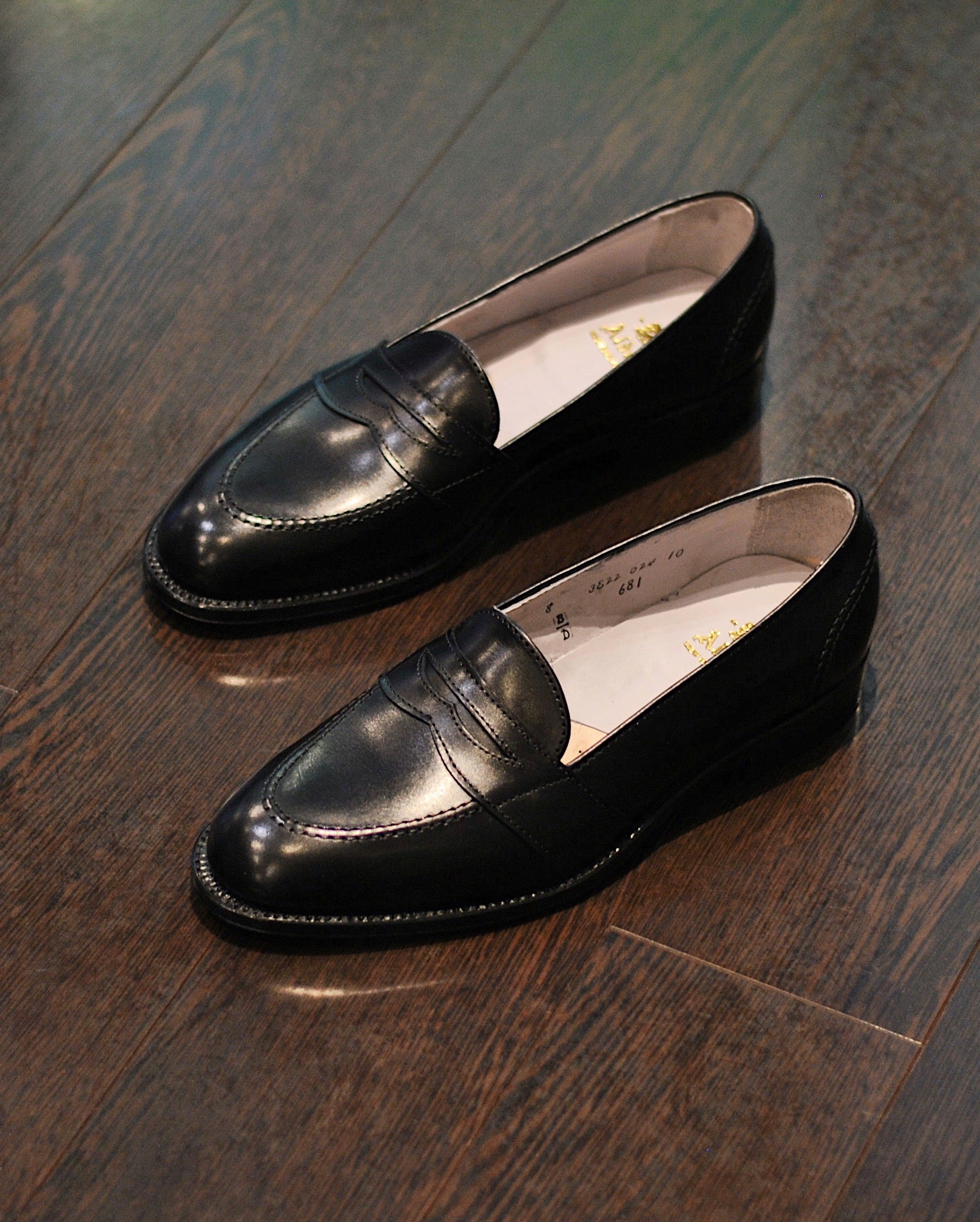 681 Full Strap Penny Loafer in Black Calfskin, Aberdeen Last