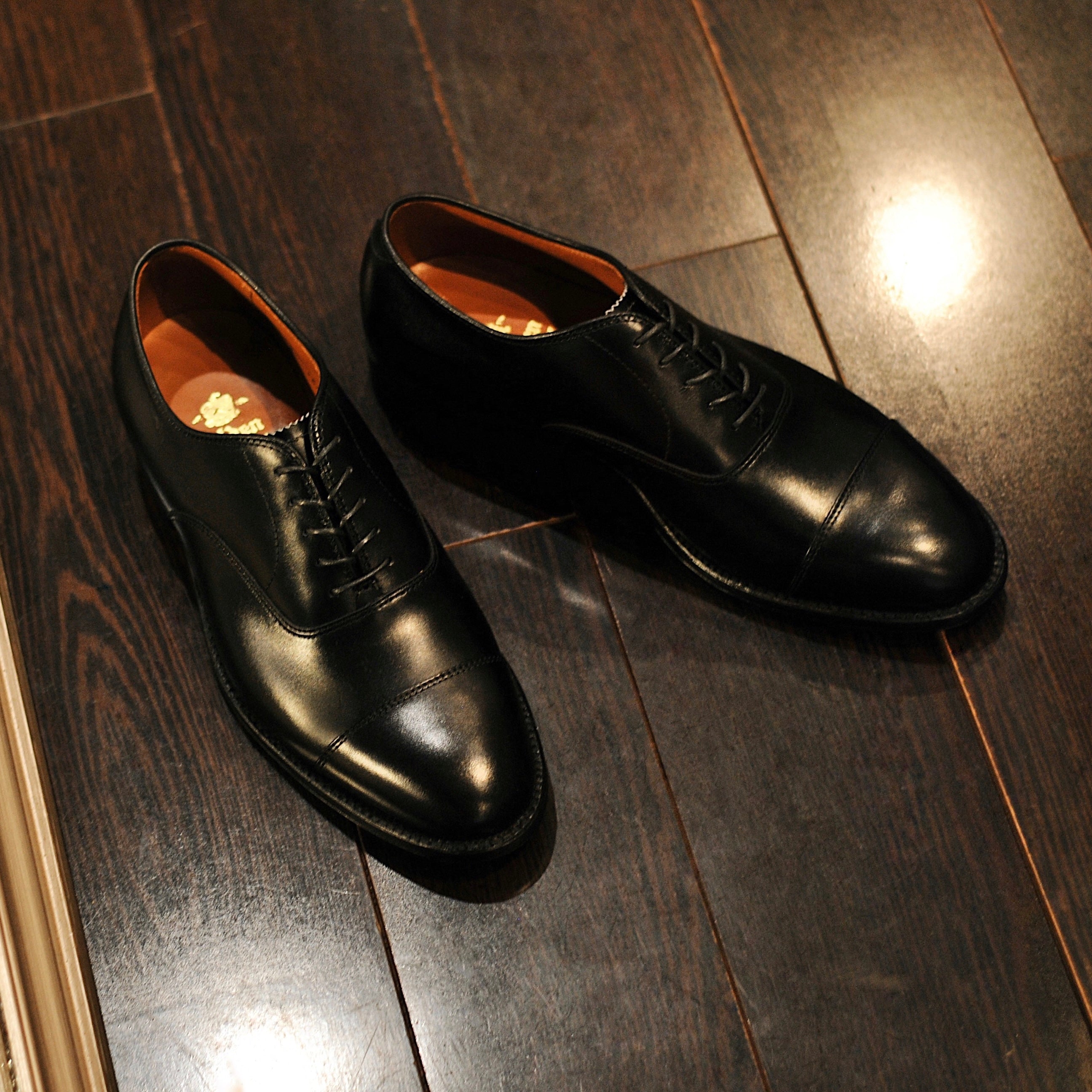 907 Straight Tip Balmoral Oxford in Black Calfskin, Hampton Last